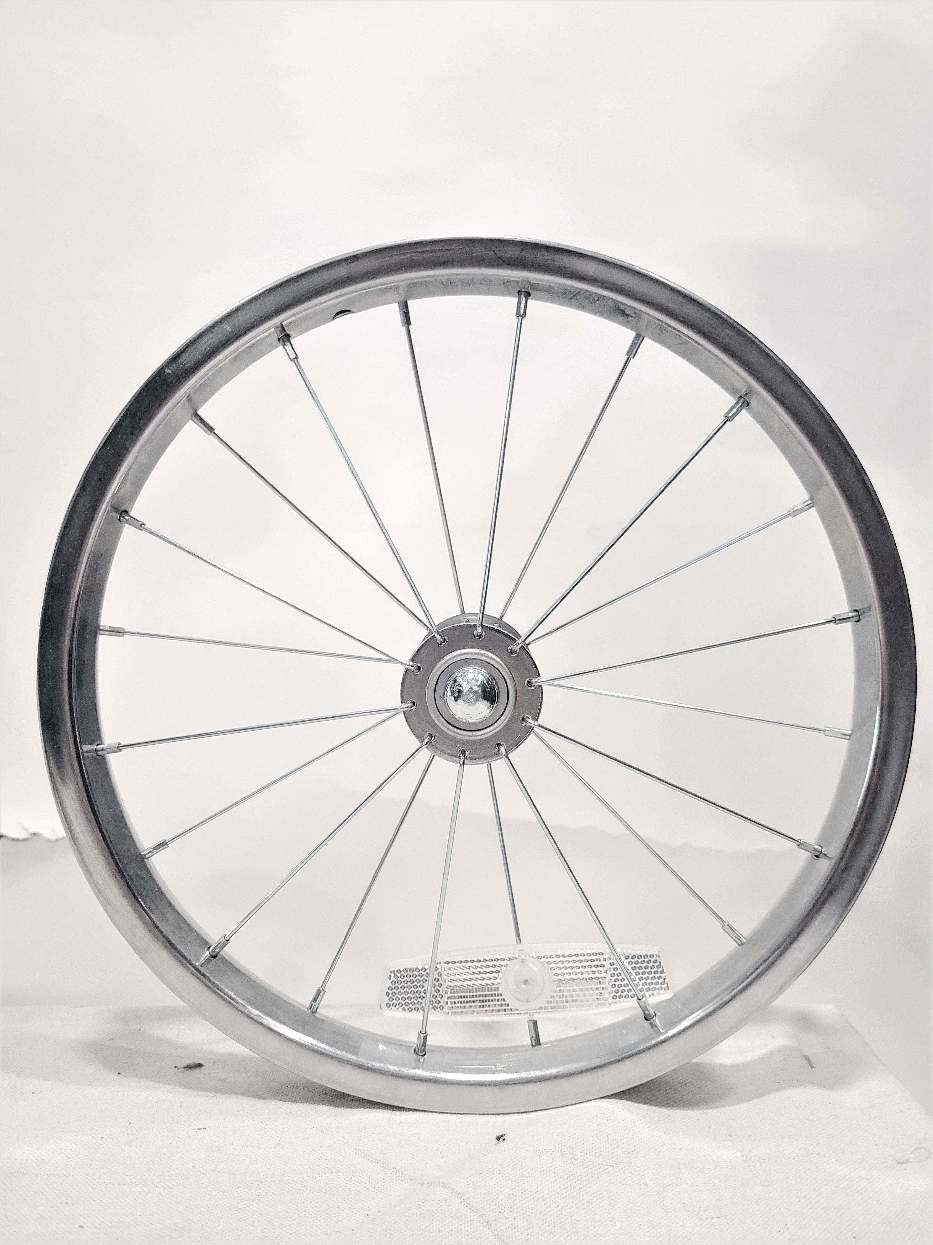 Roues arrière 16 pouces: Éclatez-vous, roulez, vivez! L'aventure vous attend, simple et efficace!